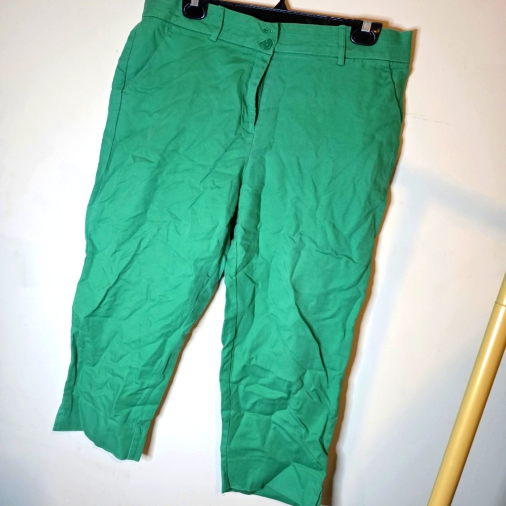 3/$10-Green Capri Pants